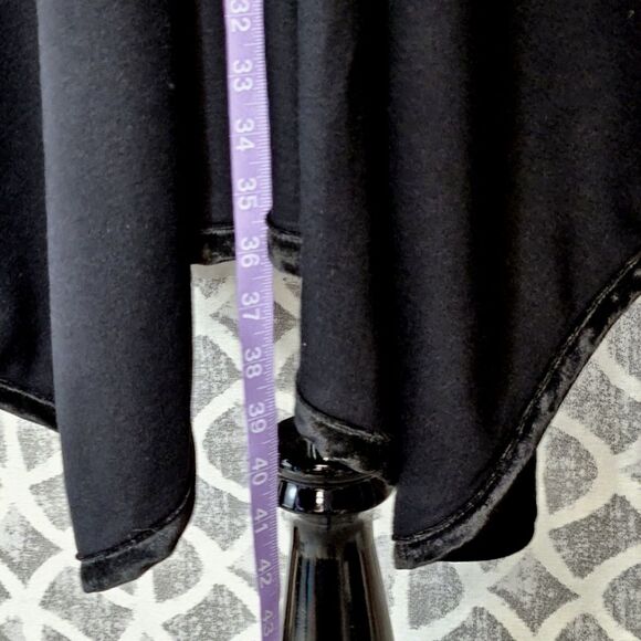 Vintage Amanda Smith Wool Blend Black Velvet Trim Wrap Classic Style Knit Cape - Picture 7 of 9